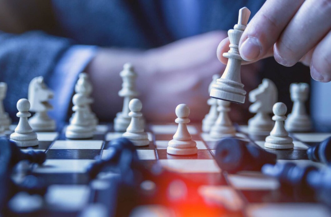 Equipo analizando estrategia pol&iacute;tica